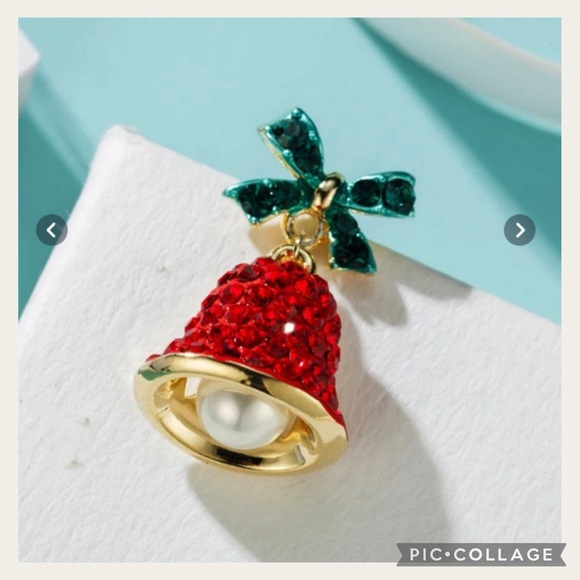 NEW Xmas Red & Green Rhinestone Pearl Bell Post Earrings - Picture 1 of 13